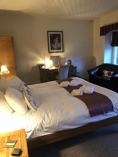 The Oakeley Arms Hotel