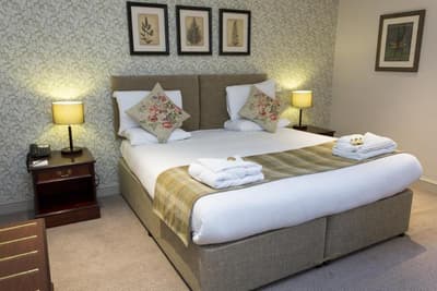 Hadley Bowling Green Inn