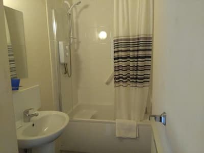 Aunties Coliseum Hotel