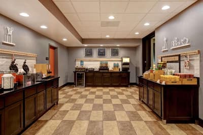 Hampton Inn DeKalb (Near the University)