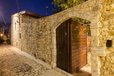 Oinoessa Traditional Boutique Houses