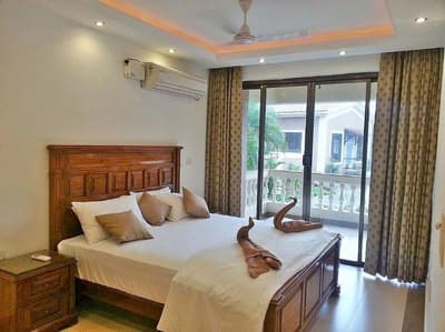 De Mandarin Beach Resort Suites & Villas Goa