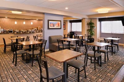 Best Western Plus Peak Vista Inn & Suites