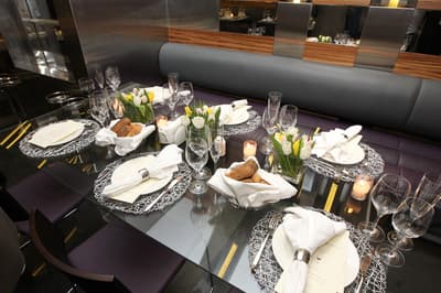 Warwick Stone 55 Hotel