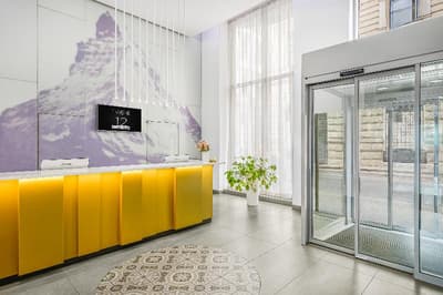 12 Revay Hotel