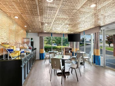 Days Inn by Wyndham Seneca