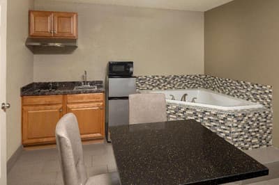 Days Inn by Wyndham Athens, AL