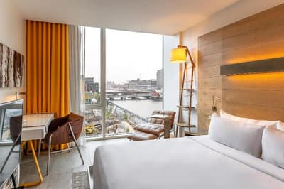 The Envoy Hotel, Autograph Collection