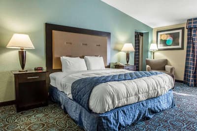 Regency Inn and Suites New London - Mystic