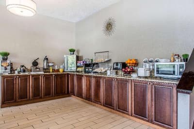 The Black Swan Lee Lenox Ascend Hotel Collection