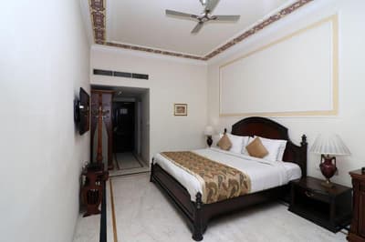 Orient Taj Hotel &Resort