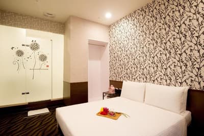 Ximen Holiday Fun Hotel