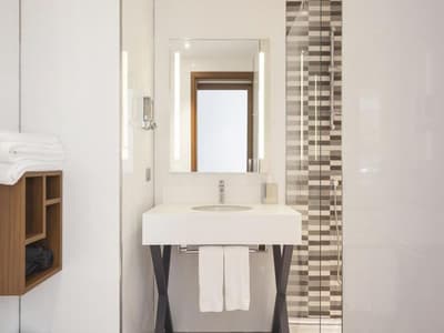 Hampton by Hilton Kocaeli Symbol