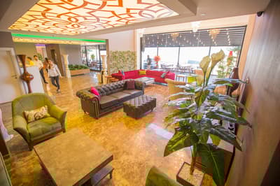 Royal Life Exclusive