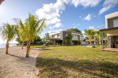 L'Escale Beachfront Luxury Suite By Dream Escapes