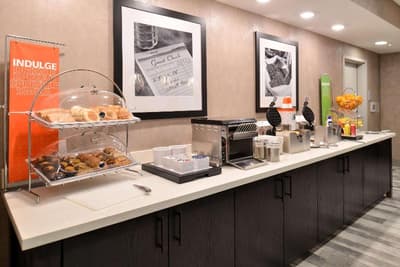 Hampton Inn & Suites Ame