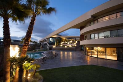 Doubletree By Hilton Izmir Airport