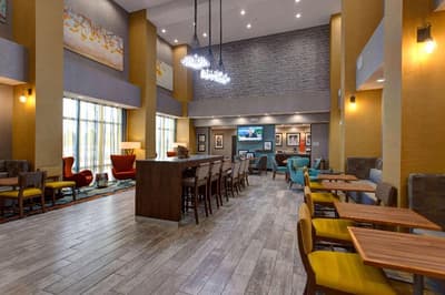 Hampton Inn & Suites Wichita/Airport