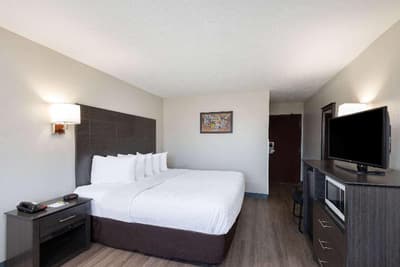 Days Inn by Wyndham Somerset PA I-70 I-76