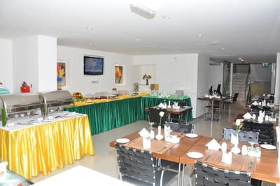 Phoenix Plaza Hotel Apartments