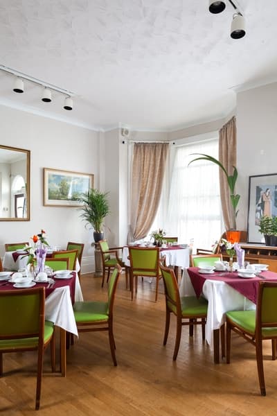 Pearl and Pebbles Hotel