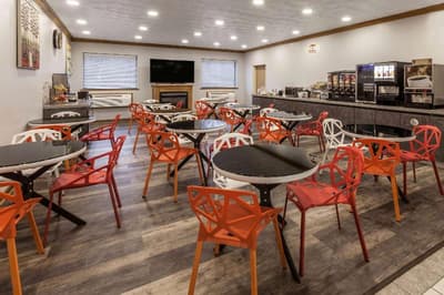 Super 8 by Wyndham Uniontown PA