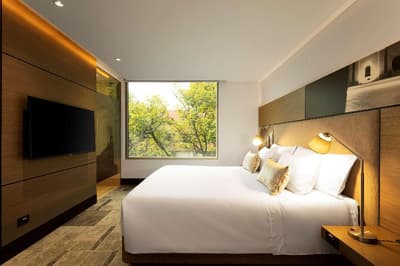 Ek Hotel