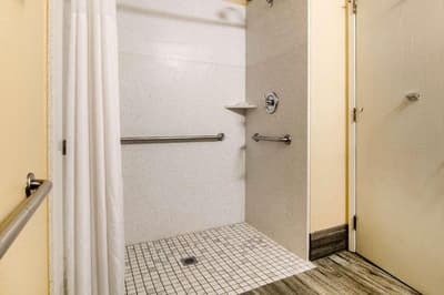 Quality Inn & Suites - Albany, OR