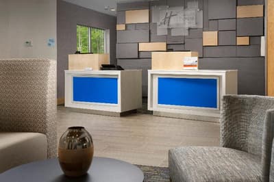 Holiday Inn Express and Suites Altoona