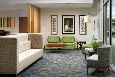 Holiday Inn Express and Suites Altoona