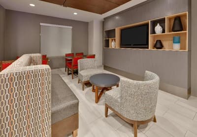 Holiday Inn Express and Suites Duncanville