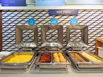 Holiday Inn Express & Suites Rancho Mirage Palm