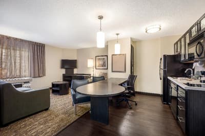 Sonesta Simply Suites Charlotte University
