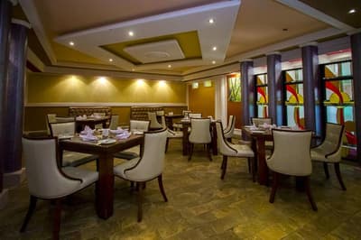 Batians Apartment Hotel