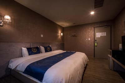 Sparkle Hotel Taipei Bridge