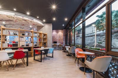 Ibis Hotel (Guangzhou Yuexiu Park Subway Station)