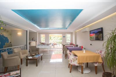 Dedeminn Marina Hotel