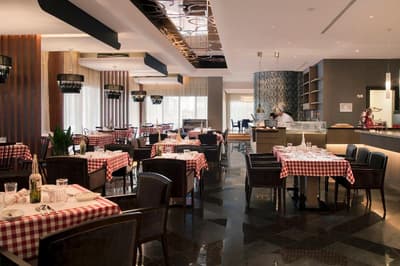 Pearl Rotana Capital Centre