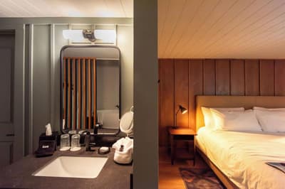 Historic Rocky Waters Inn, A Small Luxury Hotel