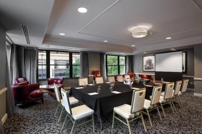 Ambassador Hotel Wichita Autograph Collection