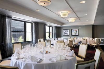 Ambassador Hotel Wichita Autograph Collection