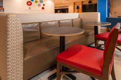 Holiday Inn Express Rochelle