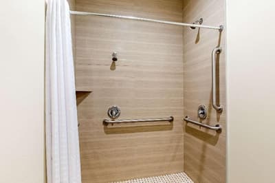 Econo Lodge Inn & Suites Willowbrook Mall