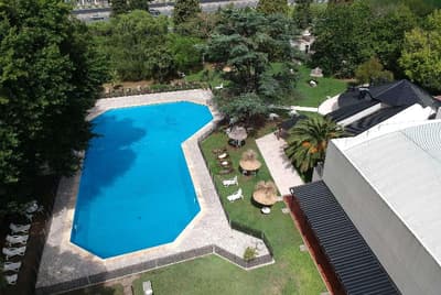 Howard Johnson Escobar Hotel