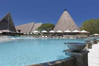 Sheraton New Caledonia Deva Spa & Golf Resort