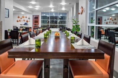 Holiday Inn Windsor - Wine Country