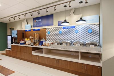 Holiday Inn Express and Suites San Antonio North -