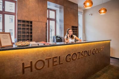 Gozsdu Court