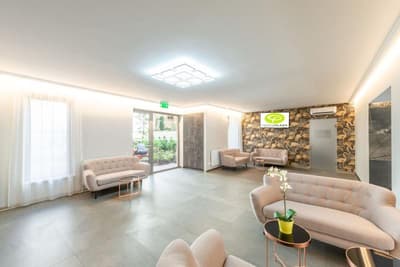 Maple Tree Budget Apartments