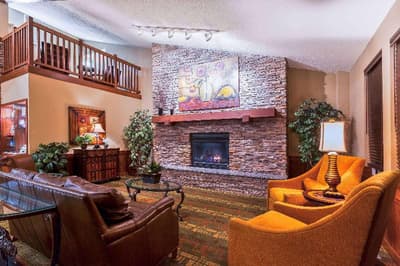 AmericInn by Wyndham Monmouth